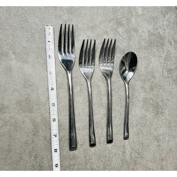 Towle Stainless Steel Flatware 18:0 Dinner & Salad Forks Spoon Lot - Picture 7 of 7